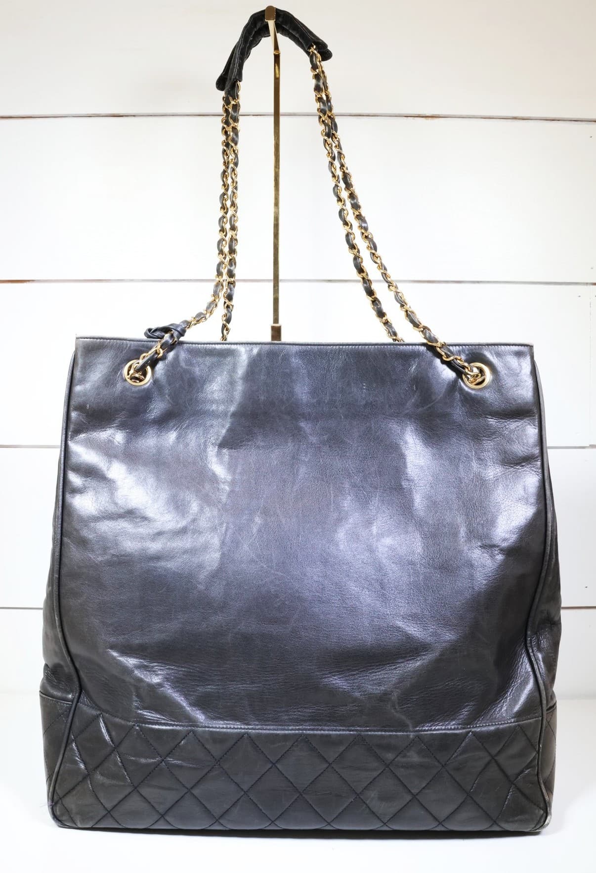 Chanel Vintage Black Lambskin Chain Shoulder Tote Bag Purse handbags auction at Alighieri's