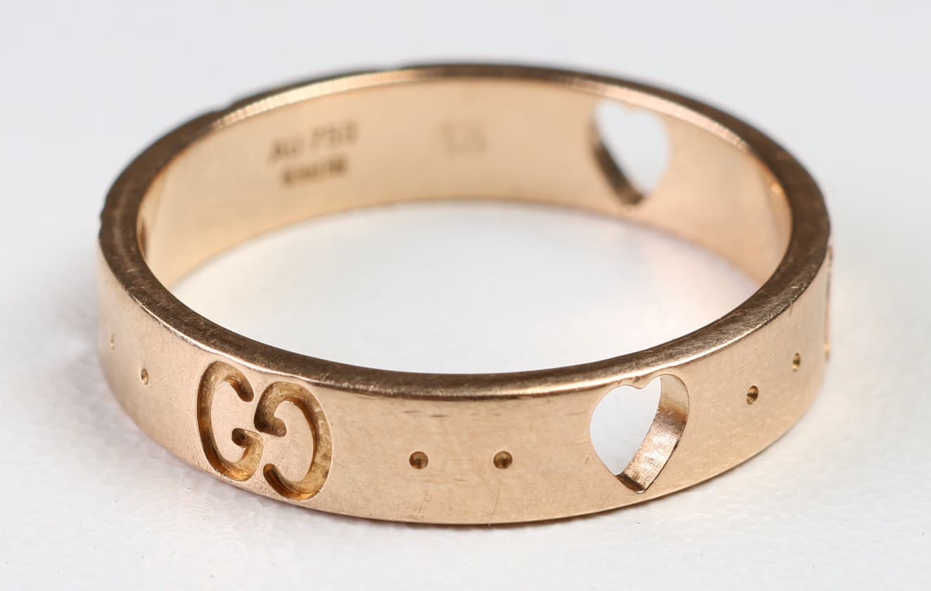 Gucci Icon 18K Rose Gold GG Logo Heart Cutout Band Ring Wedding Stacking Ring jewelry auction at Alighieri's